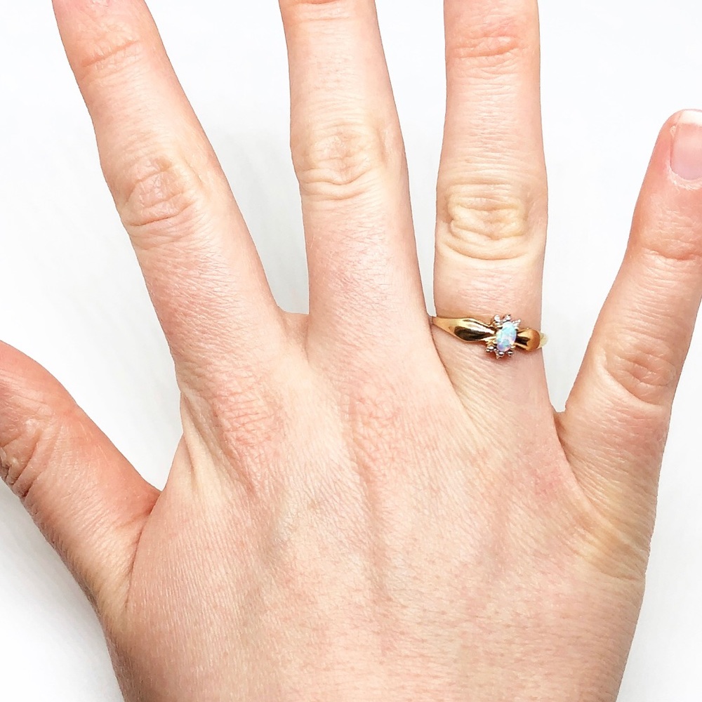 ❤️SOLD❤️ 10k Yellow Gold Genuine Opal Halo Ring - Picture 6 of 8